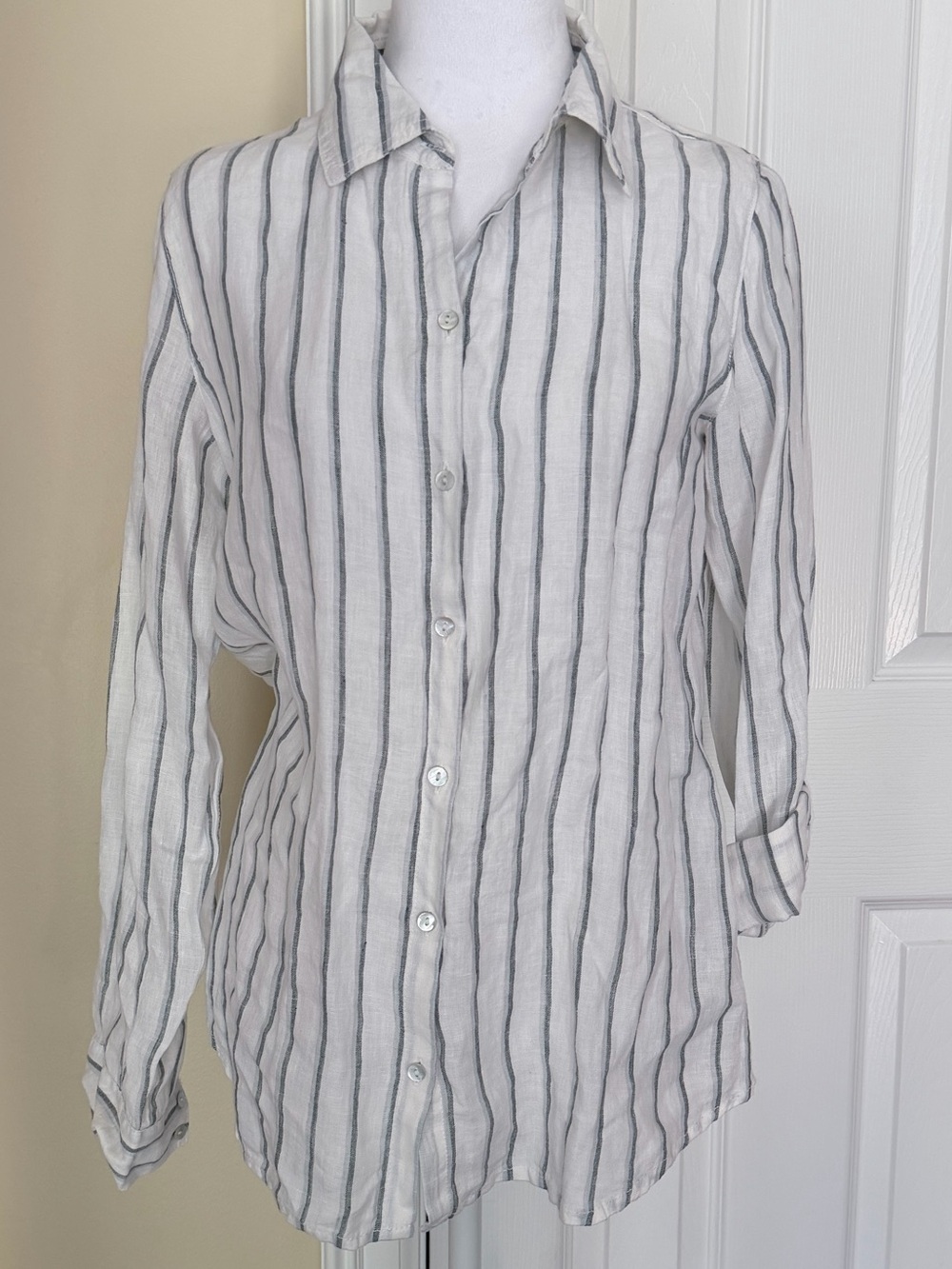 Sigrid Olsen 100% Linen Striped Button Back Shirt Medium Coastal Roll Tab Sleeve